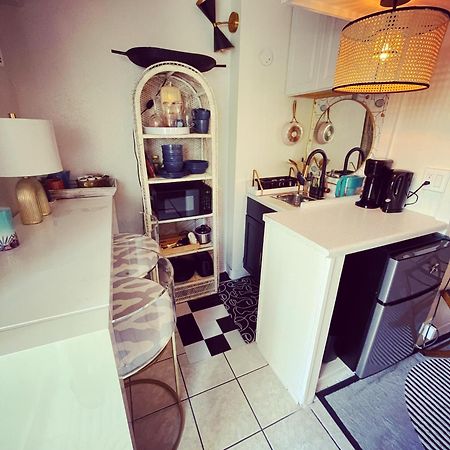 Seashore Waikiki Studio 1 Block From A Beach No Resort Fees Honolulu Luaran gambar